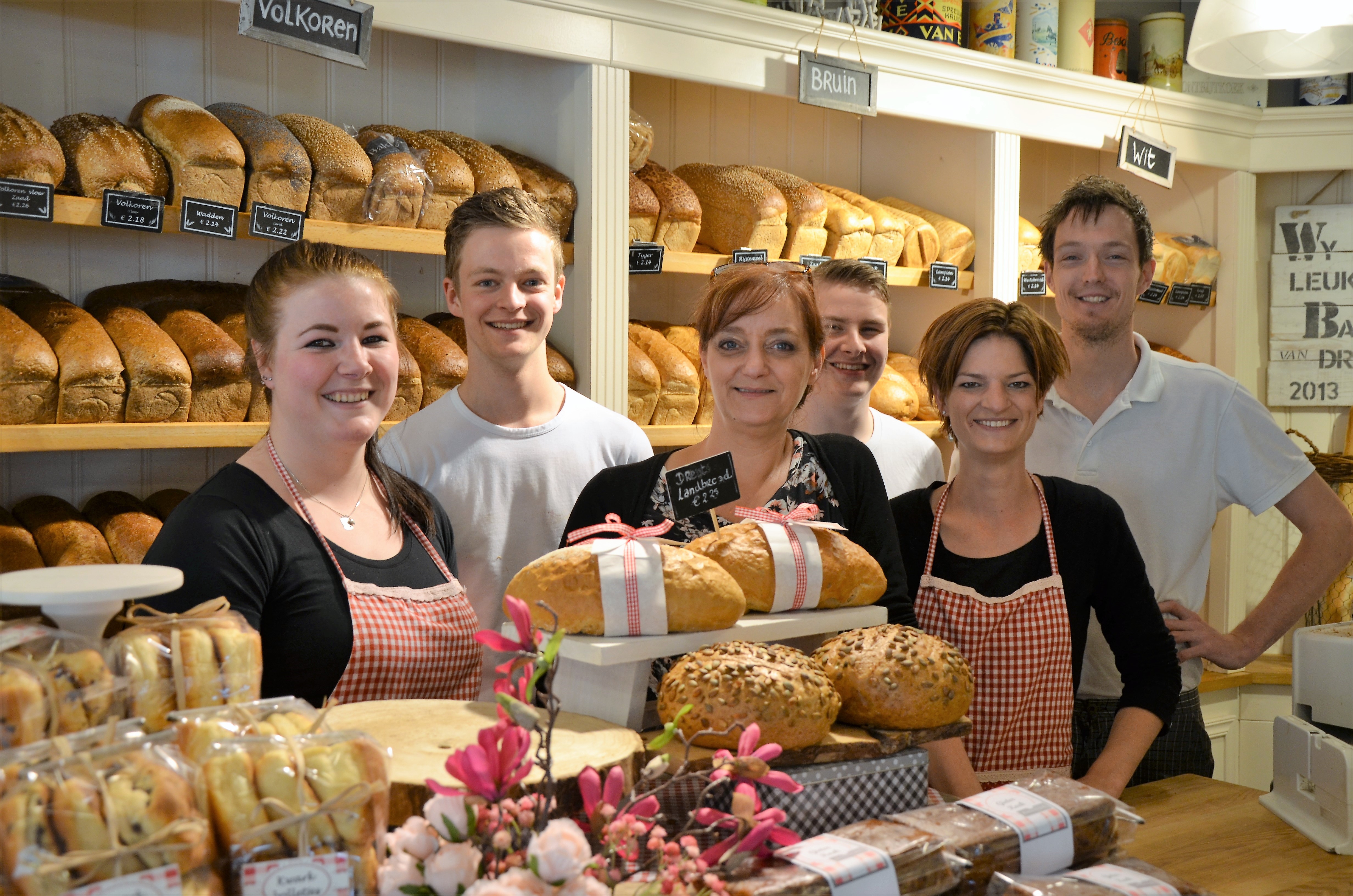 Heerlijke traktatie Bakker Job voor vrijwilligers Run van Gieten Run